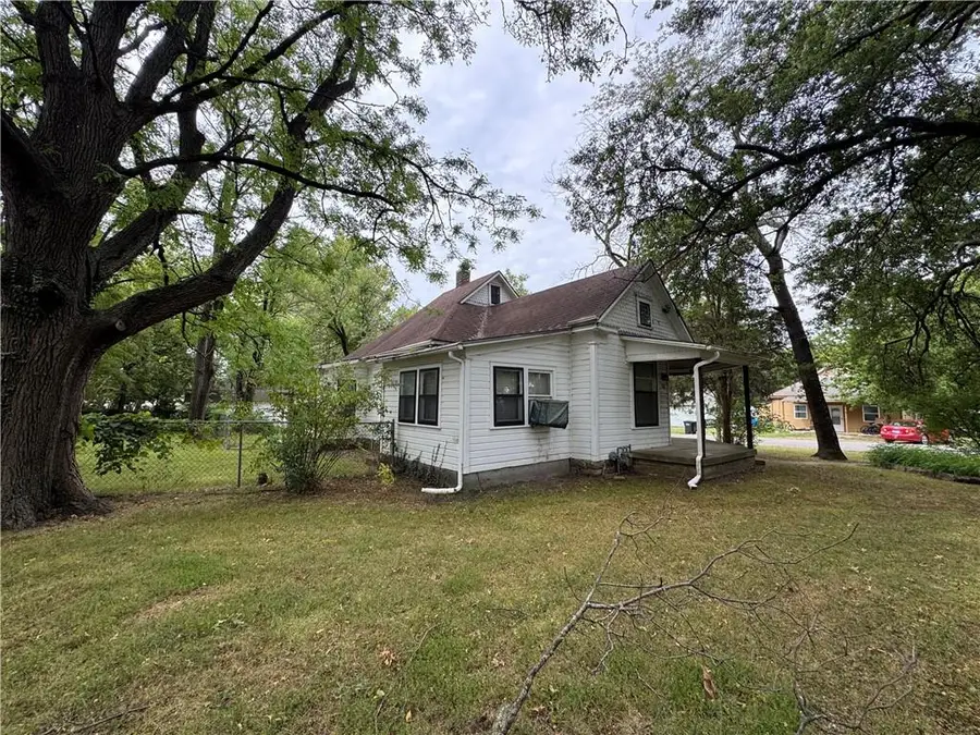 902 E 9th Street, Pittsburg, KS 66762 - Image #2