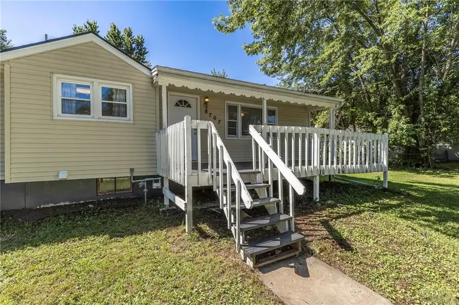 8707 Longview Road, Kansas City, MO 64134 - #2