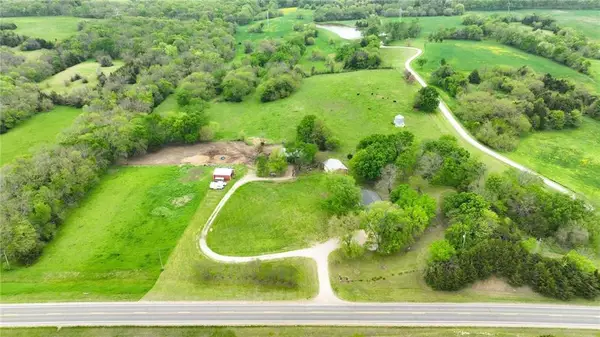 1633 N 600 Road, Baldwin City, KS 66006