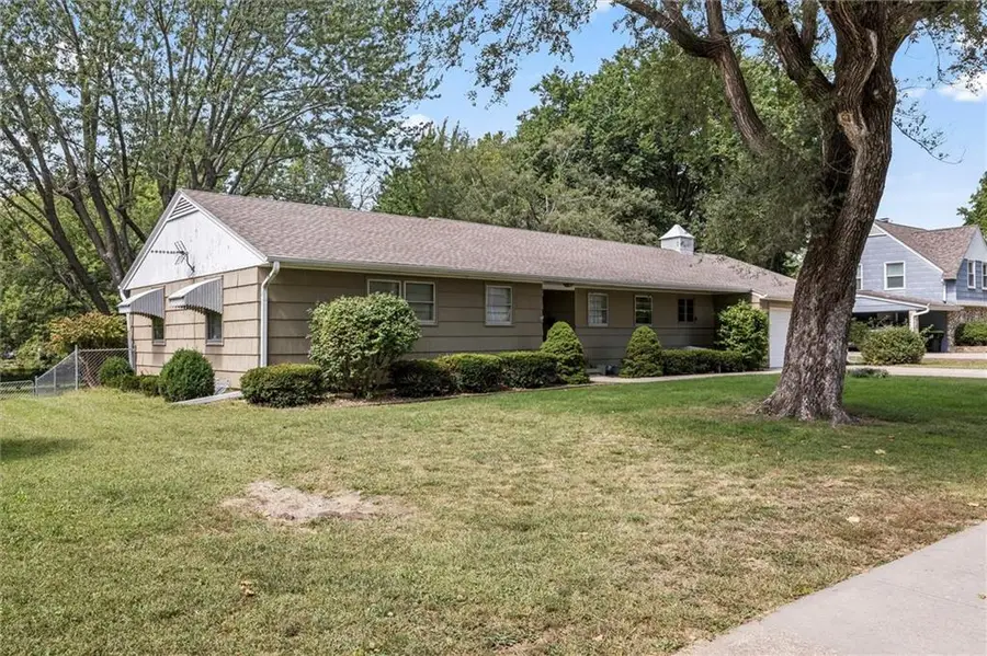 204 S Price Avenue, Harrisonville, MO 64701 - Image #2