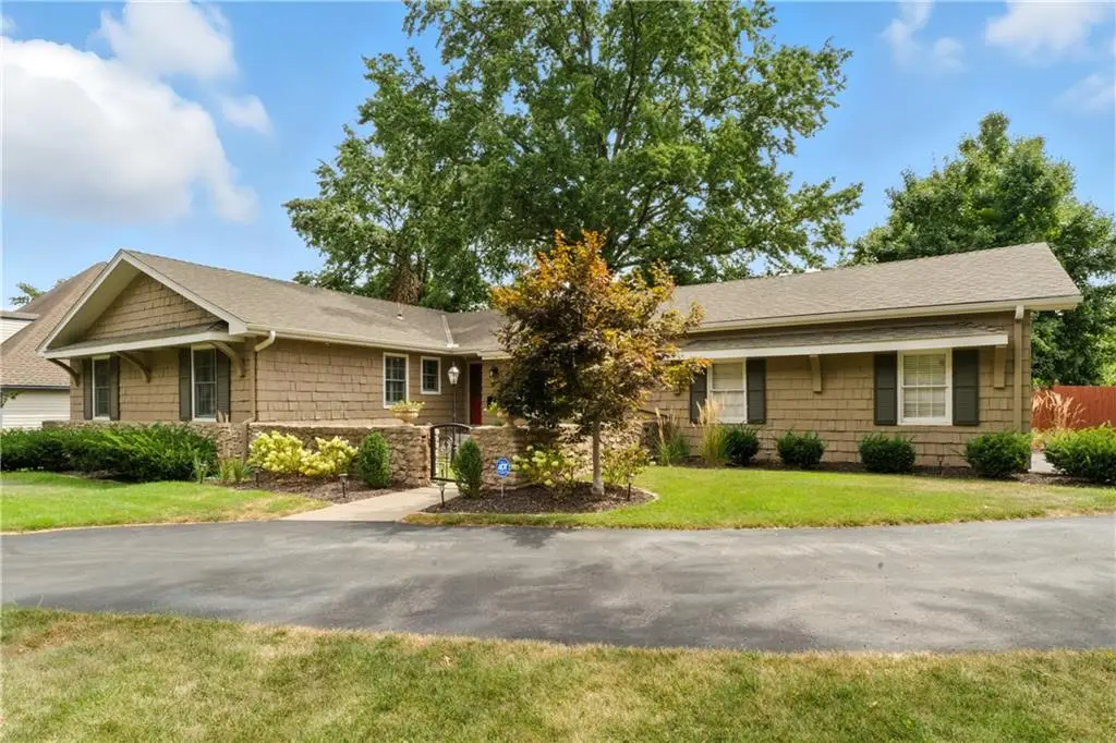 6219 W 65th Street, Mission, KS 66202 - Image #1