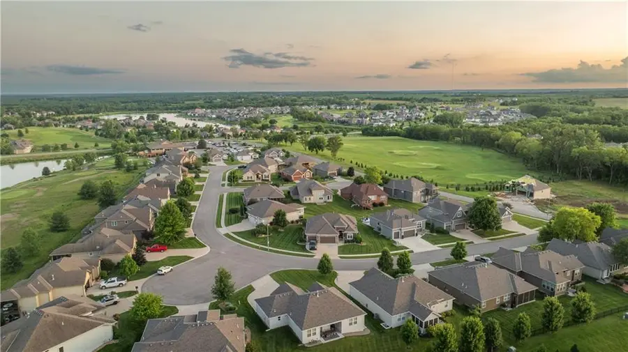 4418 Tee Box Drive, Basehor, KS 66007 - Image #2