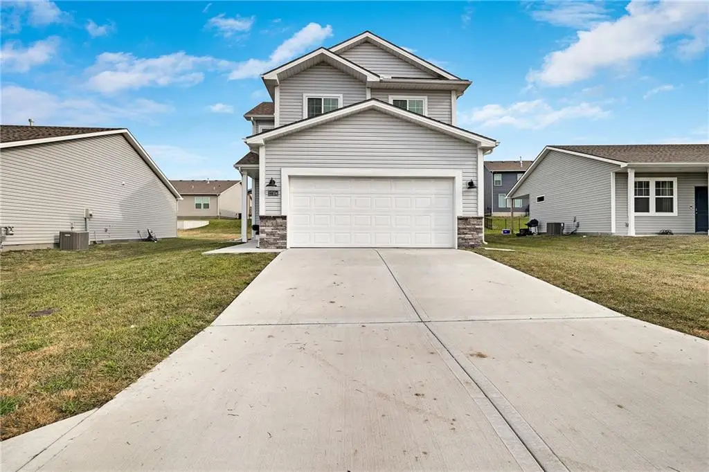 27104 E Cedar Grove Drive, Lees Summit, MO 64086 - Image #1