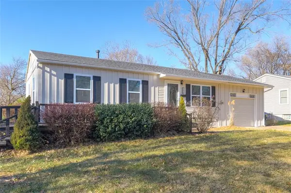 9414 Lewis Avenue, Kansas City, MO 64138