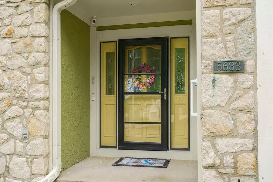 5633 Oakview Street, Shawnee, KS 66216 - Image #3