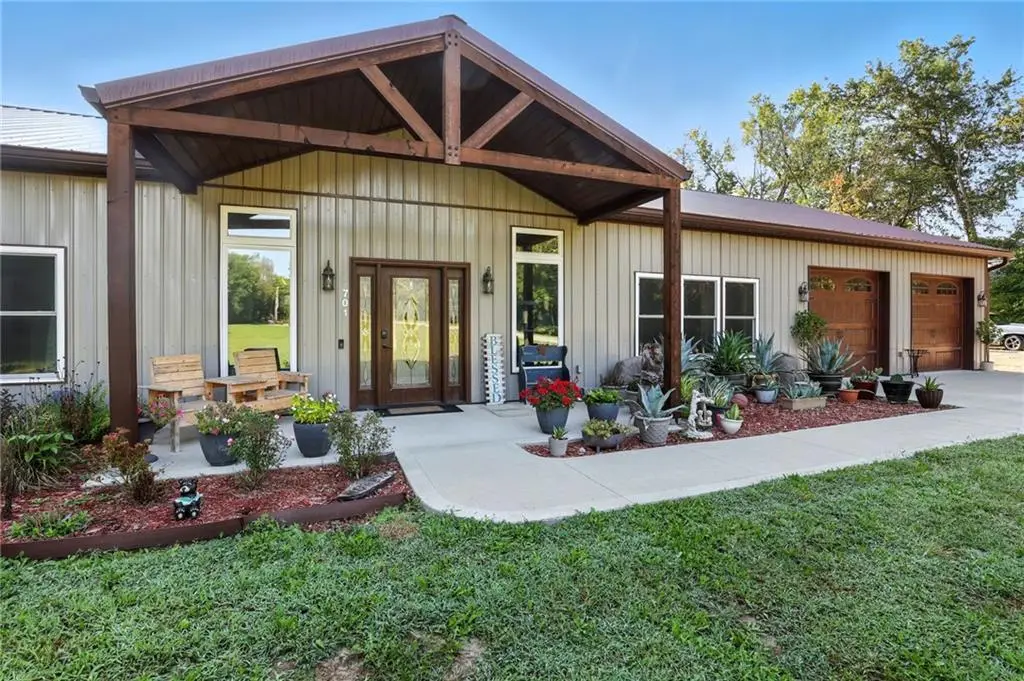 701 NW 176th Street, Smithville, MO 64089 - Image #1