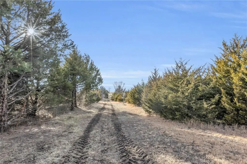 21814 Mclouth Road, McLouth, KS 66054 - Image #1