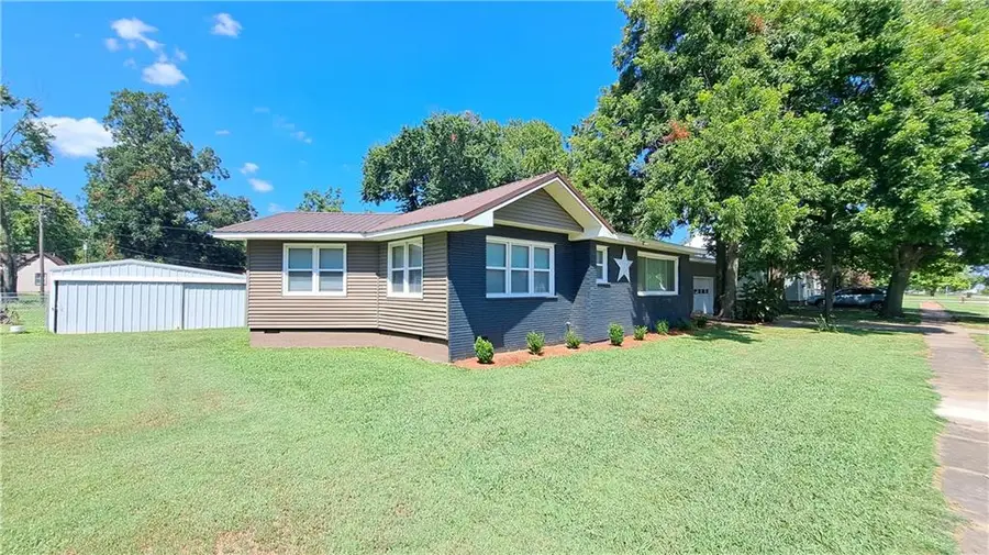 805 Walnut Street, Chetopa, KS 67336 - #3