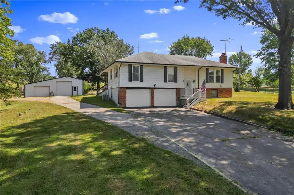 6547 SE Horseshoe Drive, Holt, MO 64048 - Image #1