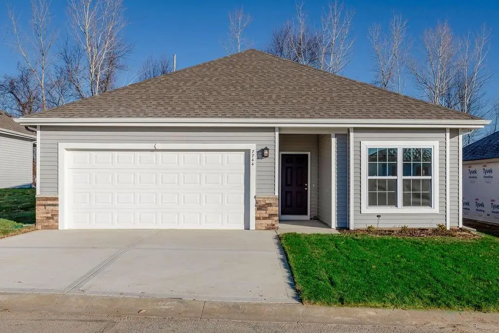 12218 N Rhode Court, Kansas City, MO 64163 - Image #1