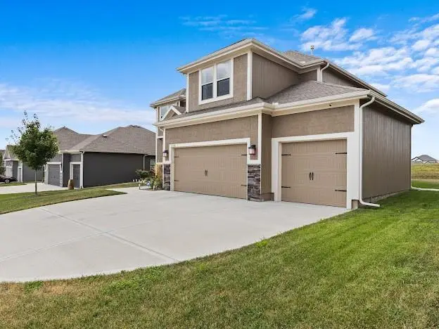 11016 N Crystal Avenue, Kansas City, MO 64156 - Image #2