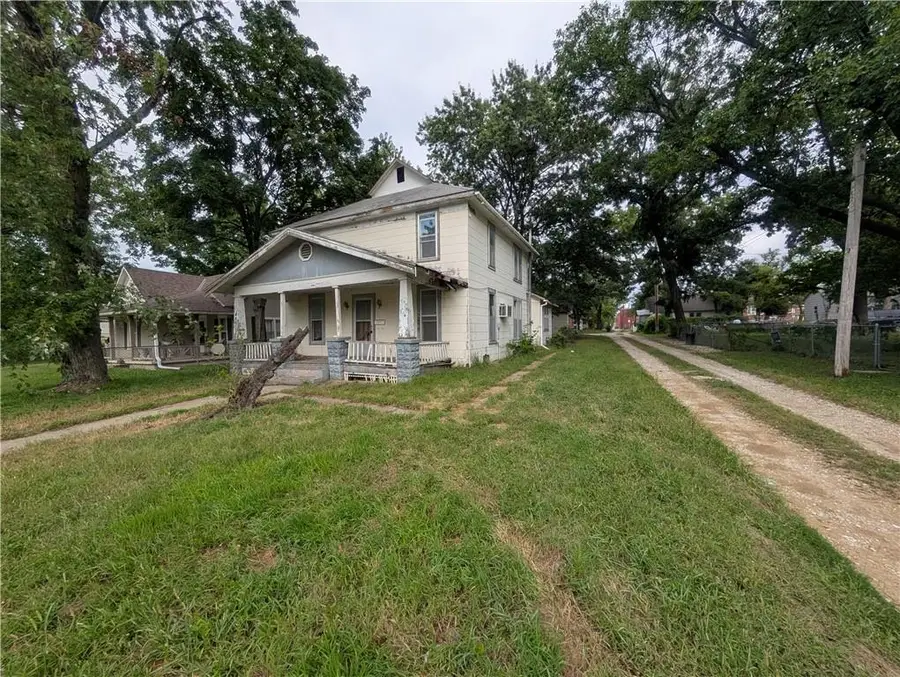 201 N Chestnut Street, Iola, KS 66749 - Image #2