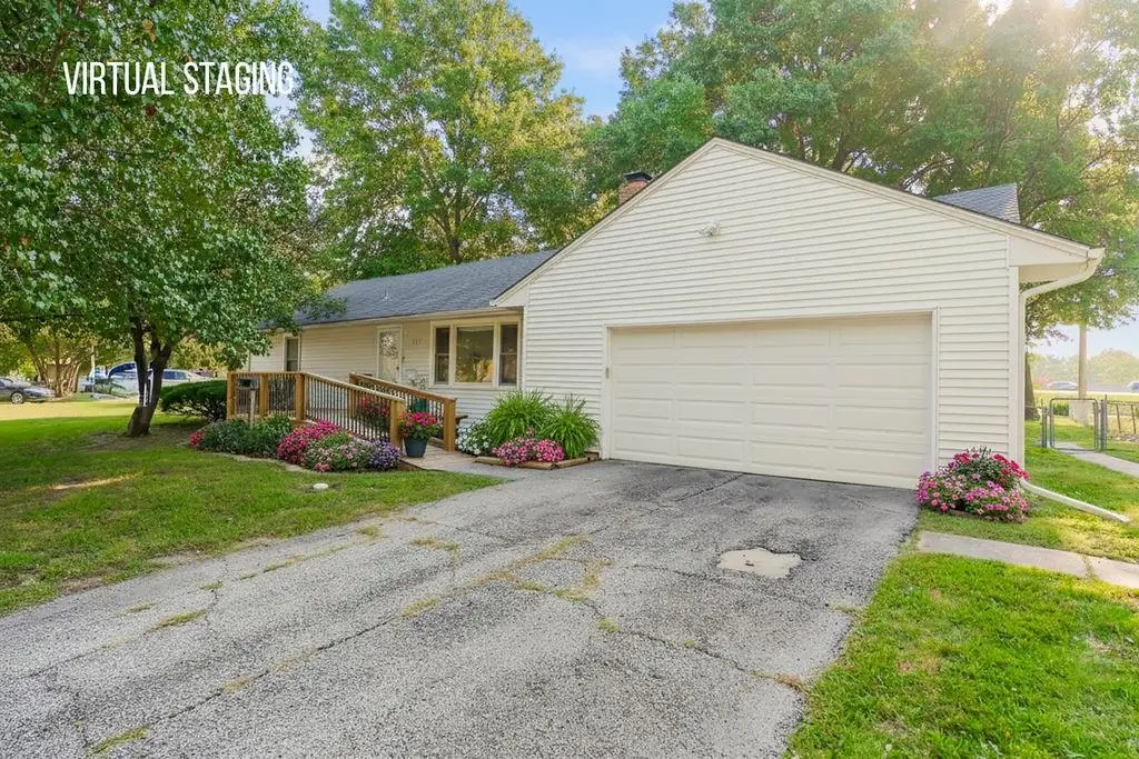 828 S Hunter Drive, Olathe, KS 66061 - Image #1