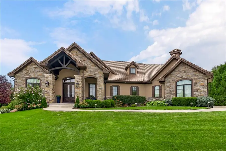 14713 Ash Street, Leawood, KS 66224 - Image #2