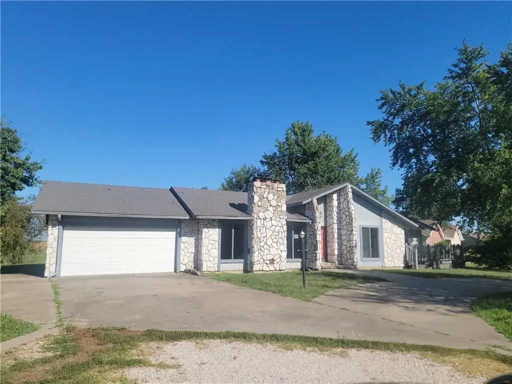 1 Canary Circle, Iola, KS 66749 - Image #1