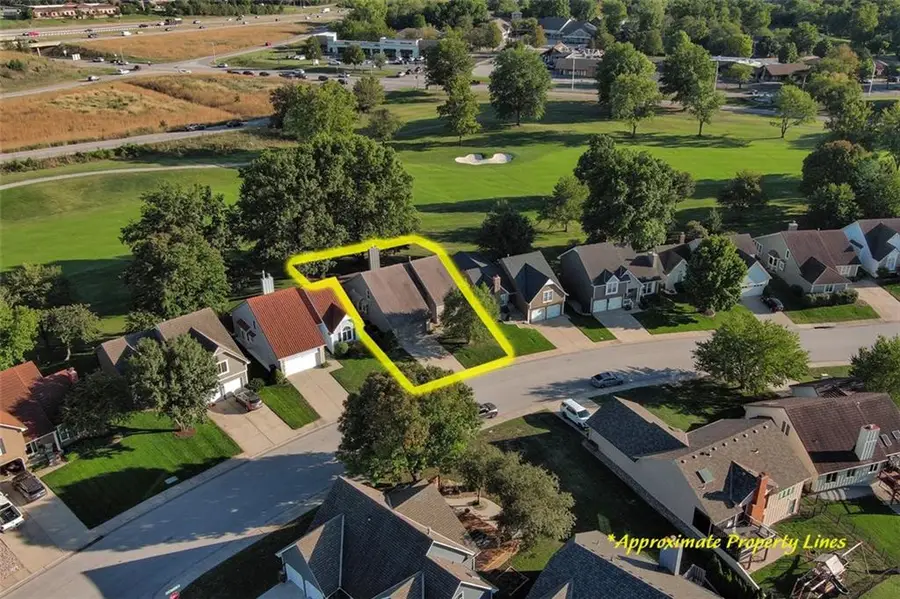 633 NE St Andrews Circle, Lees Summit, MO 64064 - Image #2