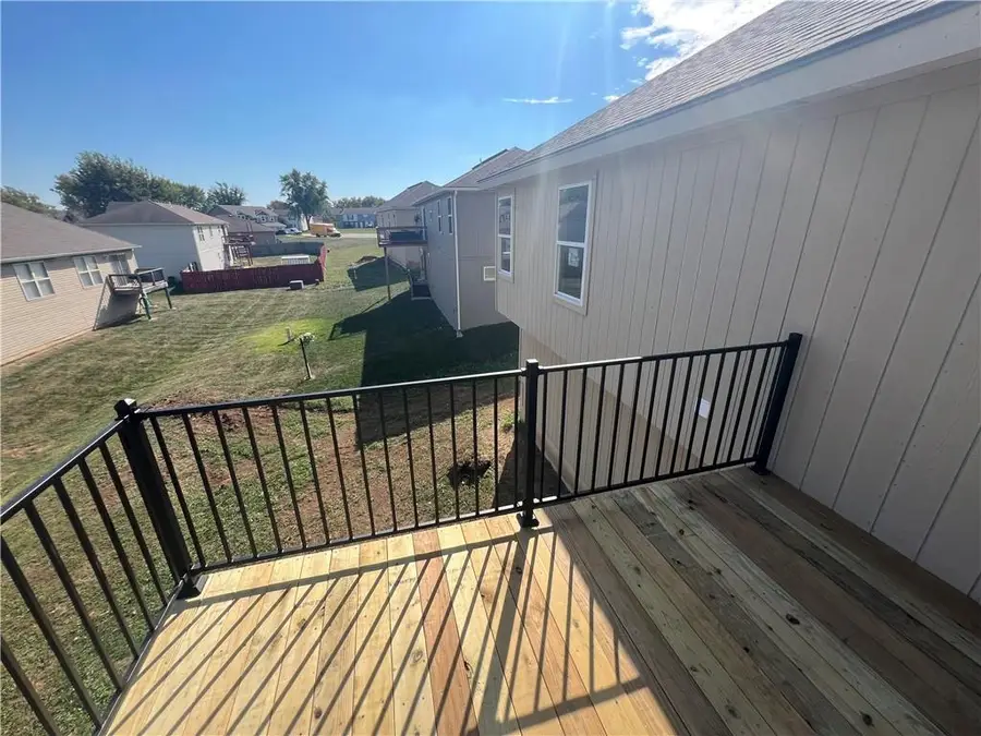 12709 Applewood Drive, Grandview, MO 64030 - Image #3