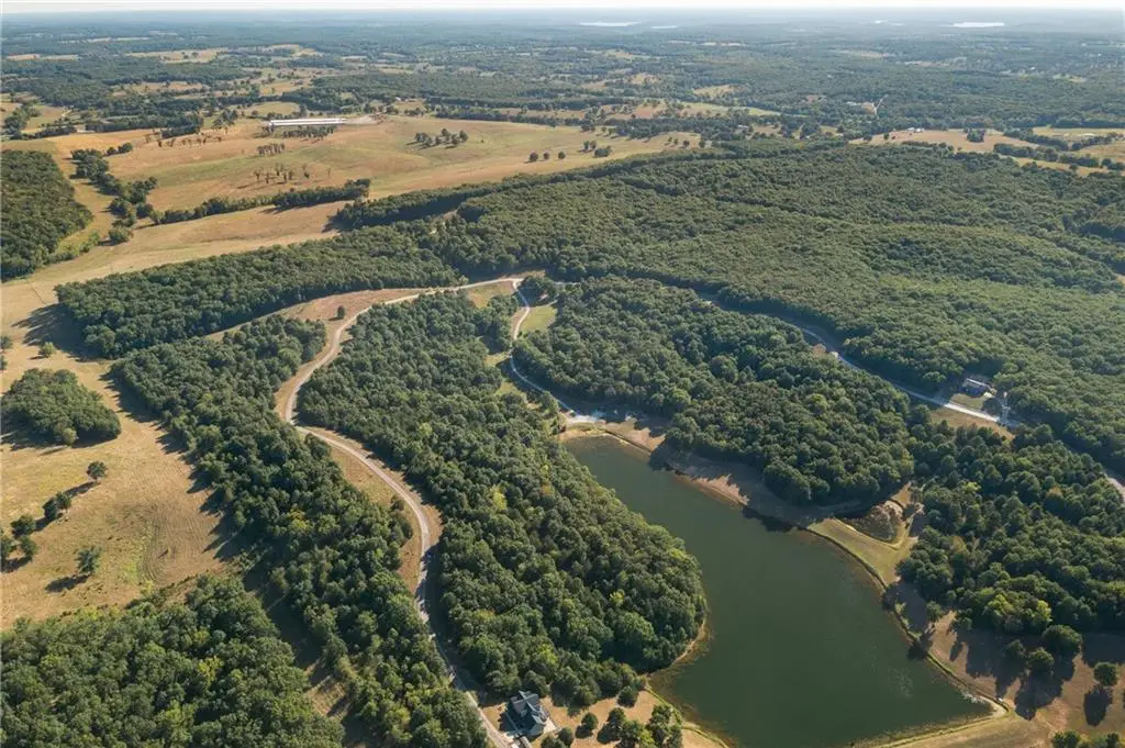 000 Fraction Point Drive, Warsaw, MO 65355 - Image #1