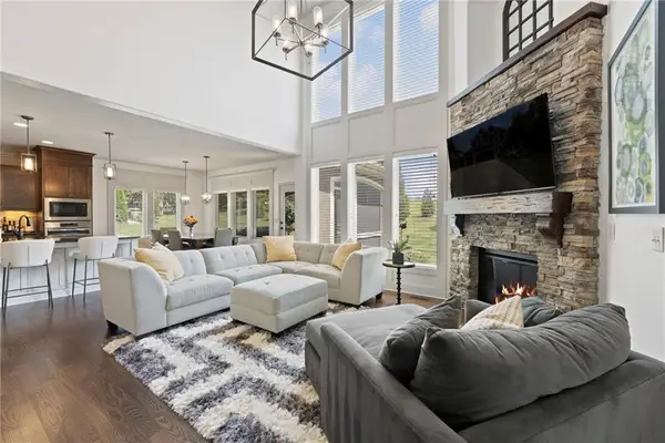 16825 Stearns Street, Overland Park, KS 66221