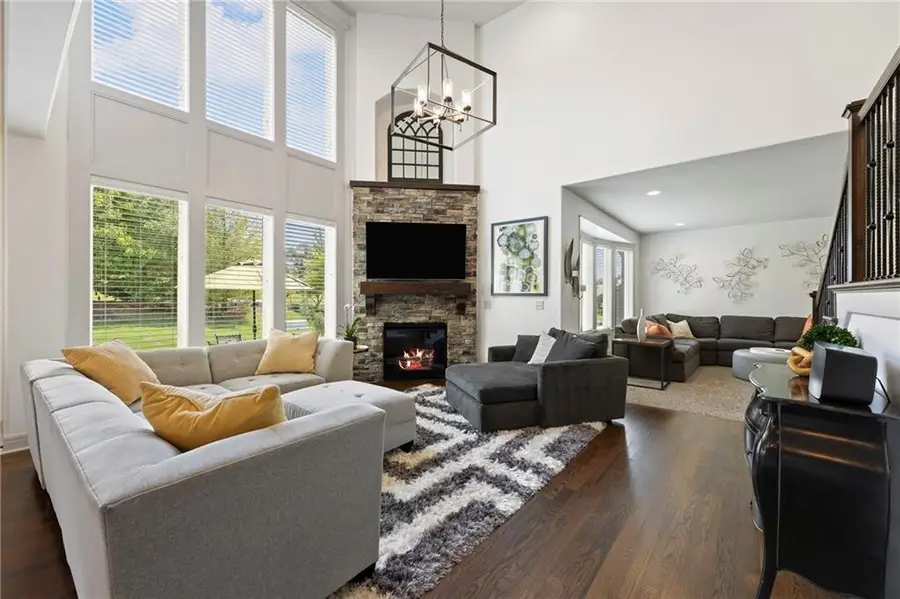 16825 Stearns Street, Overland Park, KS 66221 - Image #2