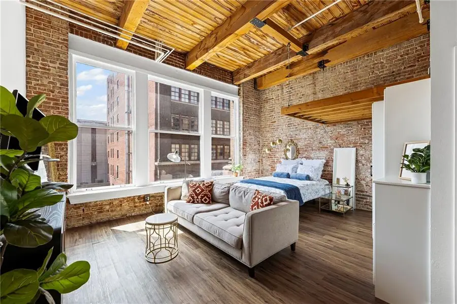 308 W 8th Street #304, Kansas City, MO 64105 - Image #2