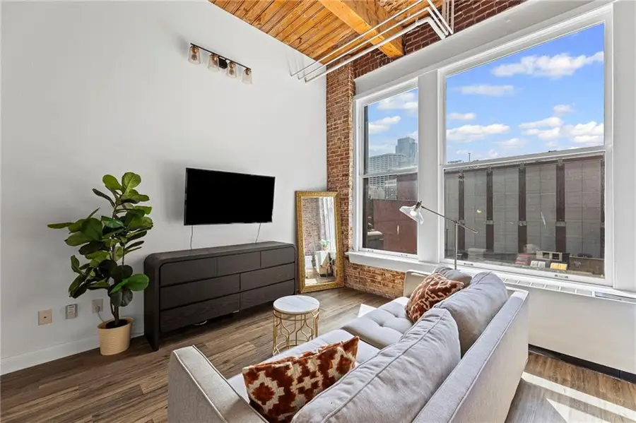 308 W 8th Street #304, Kansas City, MO 64105 - Image #3