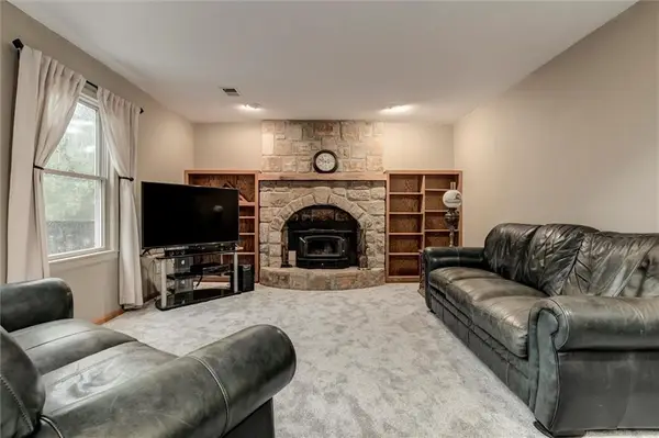 28465 W 85th Terrace, De Soto, KS 66018