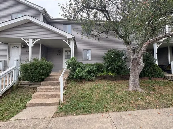 1305 E 123rd Terrace #B, Olathe, KS 66061