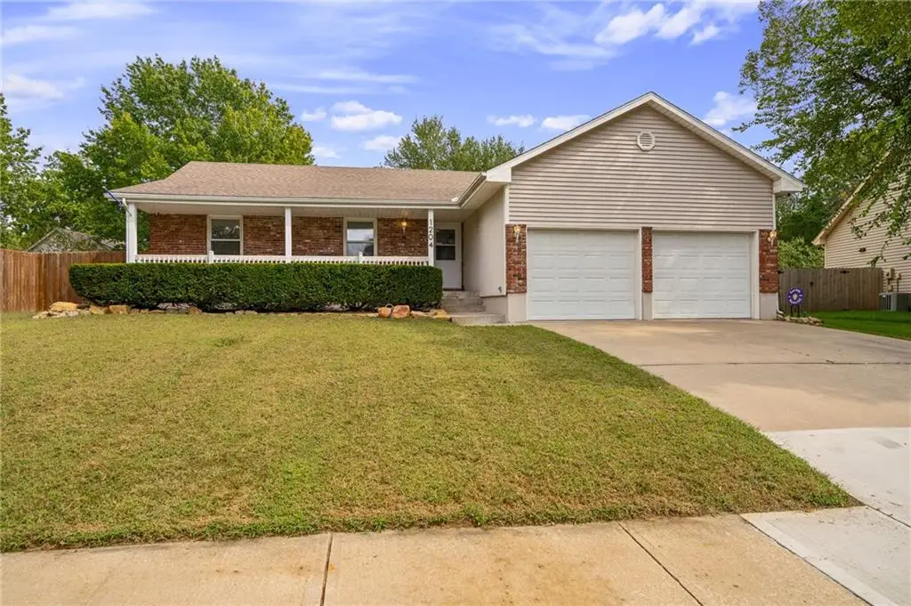 1204 NE Quail Walk Drive, Blue Springs, MO 64014 - Image #1