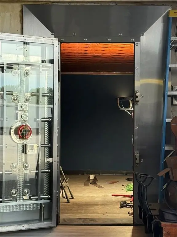 100 2nd Street, Hardin, MO 64035