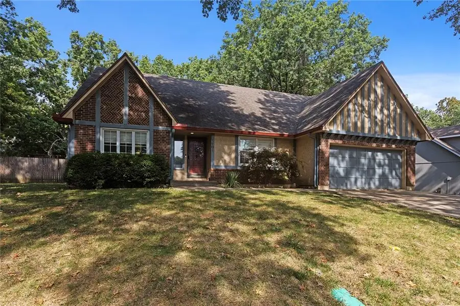 1601 NW Weatherstone Court, Blue Springs, MO 64015 - Image #2