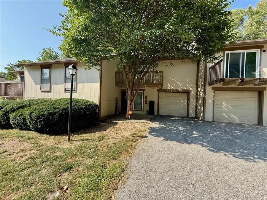 5768 N Anita Avenue, Kansas City, MO 64151 - Image #2