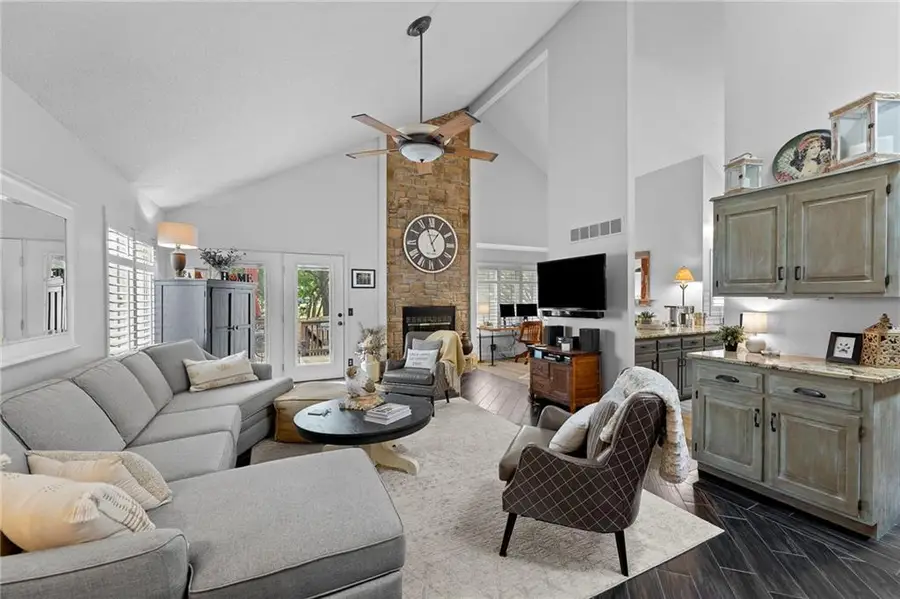 12044 Mackey Street, Overland Park, KS 66213 - Image #2