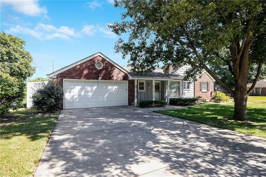 12200 E 45th Terrace S, Independence, MO 64055 - Image #2