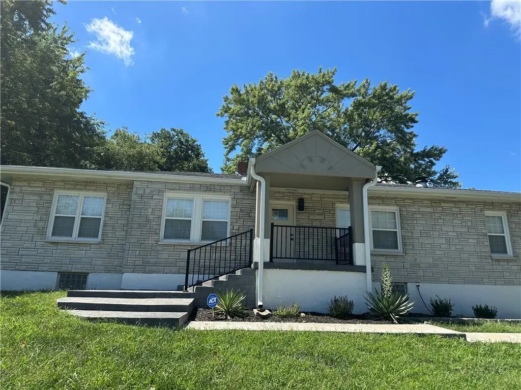 2008 S Lees Summit Road, Independence, MO 64050 - Image #1