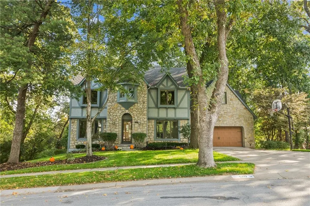 5717 Greenwood Street, Shawnee, KS 66216 - Image #1