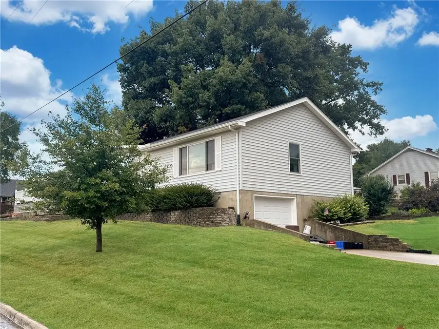 100 W 12th Street, Higginsville, MO 64037 - Image #2