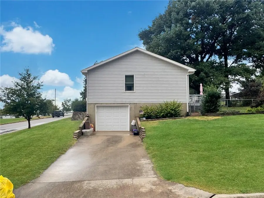 100 W 12th Street, Higginsville, MO 64037 - Image #3