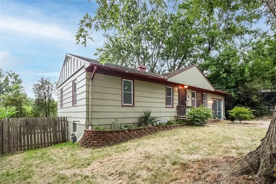 8410 Ruskin Way, Kansas City, MO 64134 - Image #3