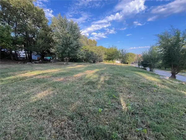 3816-3832 E 9th Terrace, Kansas City, MO 64127