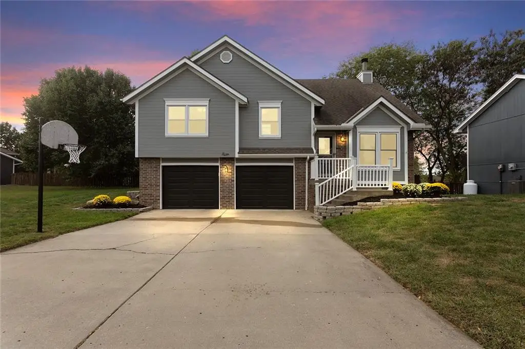 306 Porter Drive, Smithville, MO 64089 - #1