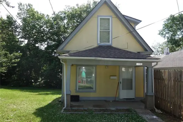 2451 Chelsea Avenue, Kansas City, MO 64127