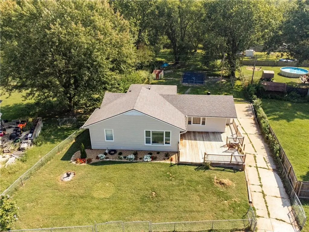 301 N Lee Street, Buckner, MO 64016 - Image #1