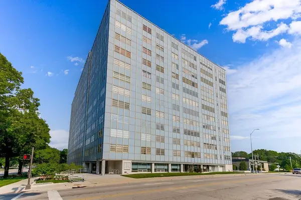 333 W Meyer Boulevard #215, Kansas City, MO 64113
