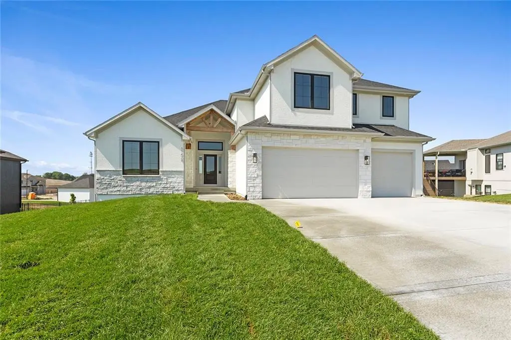 13703 Clover Court, Kearney, MO 64060 - Image #1