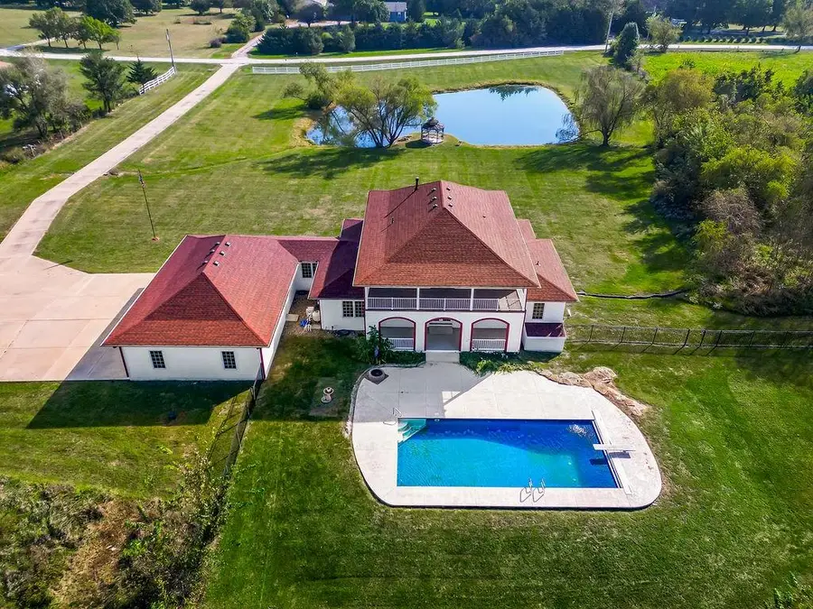 22960 Bedford Road, Spring Hill, KS 66083 - Image #2