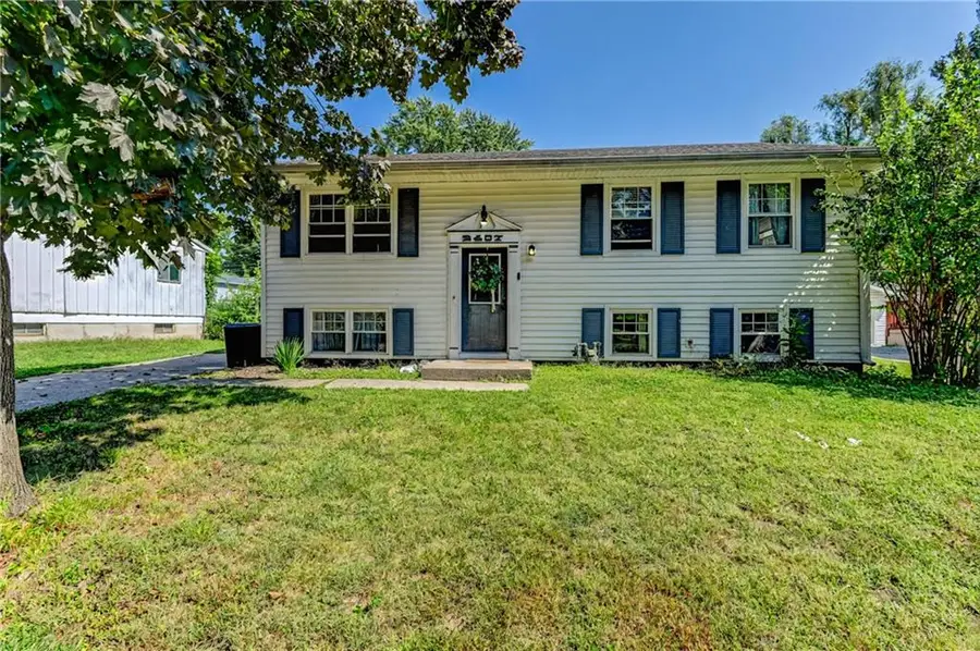 2407 Meadow Trail, Saint Joseph, MO 64503 - Image #2