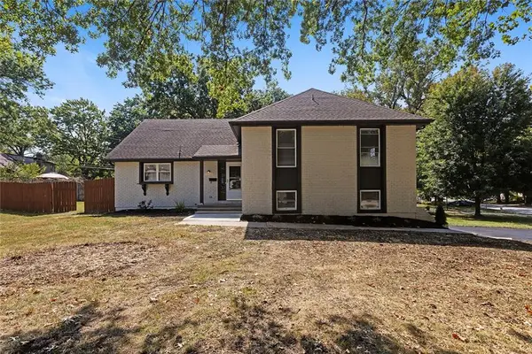 12801 Winchester Avenue, Grandview, MO 64030