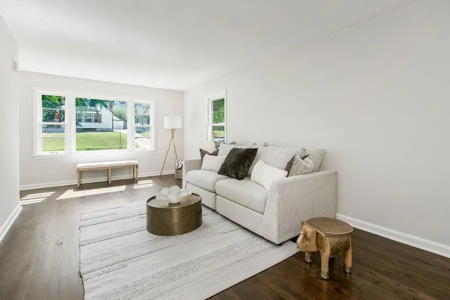 734 E 63rd Terrace, Kansas City, MO 64110 - Image #3