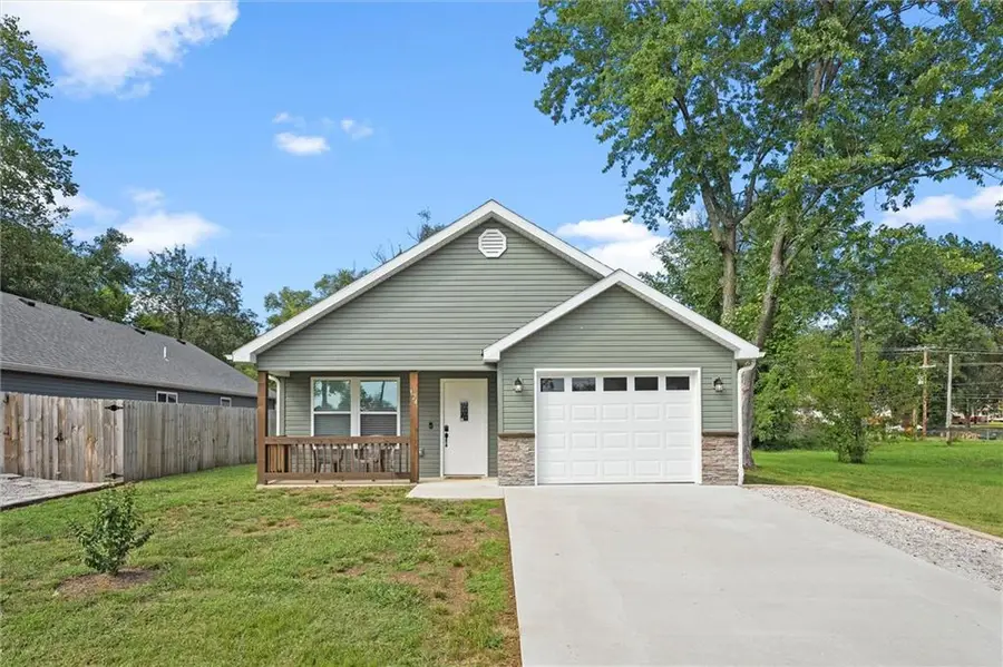 124 E Pacific Avenue, Osawatomie, KS 66064 - Image #2